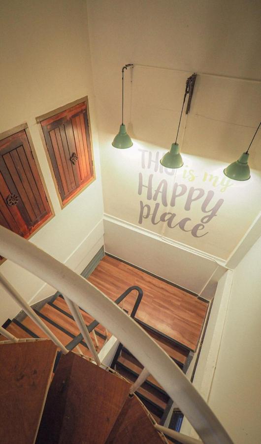 I-Sleep Silom Hostel Bangkok Exteriör bild