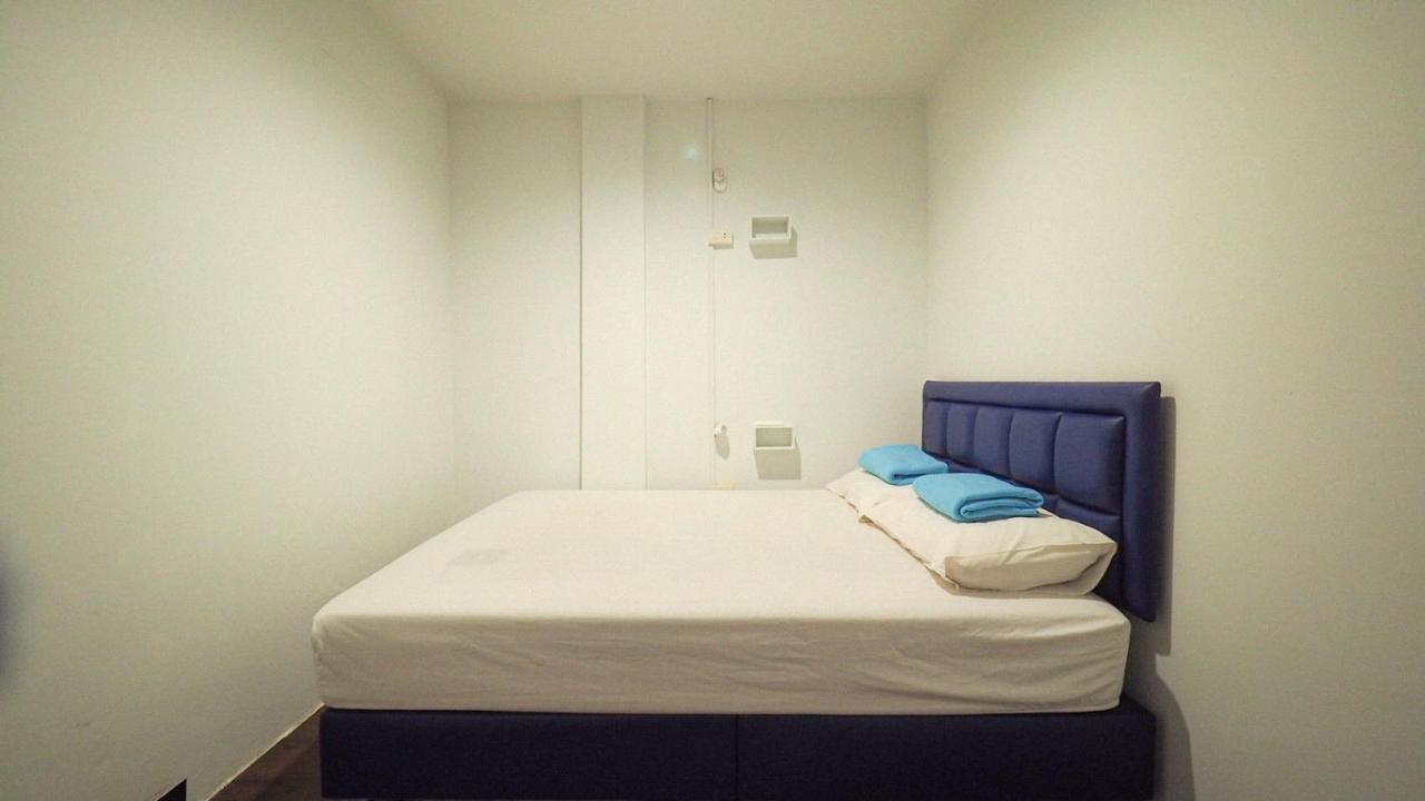 I-Sleep Silom Hostel Bangkok Exteriör bild