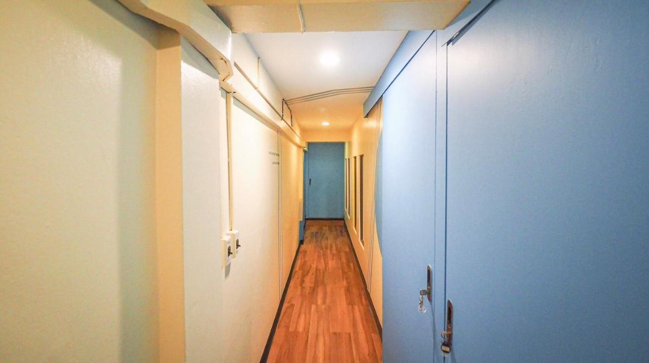 I-Sleep Silom Hostel Bangkok Exteriör bild