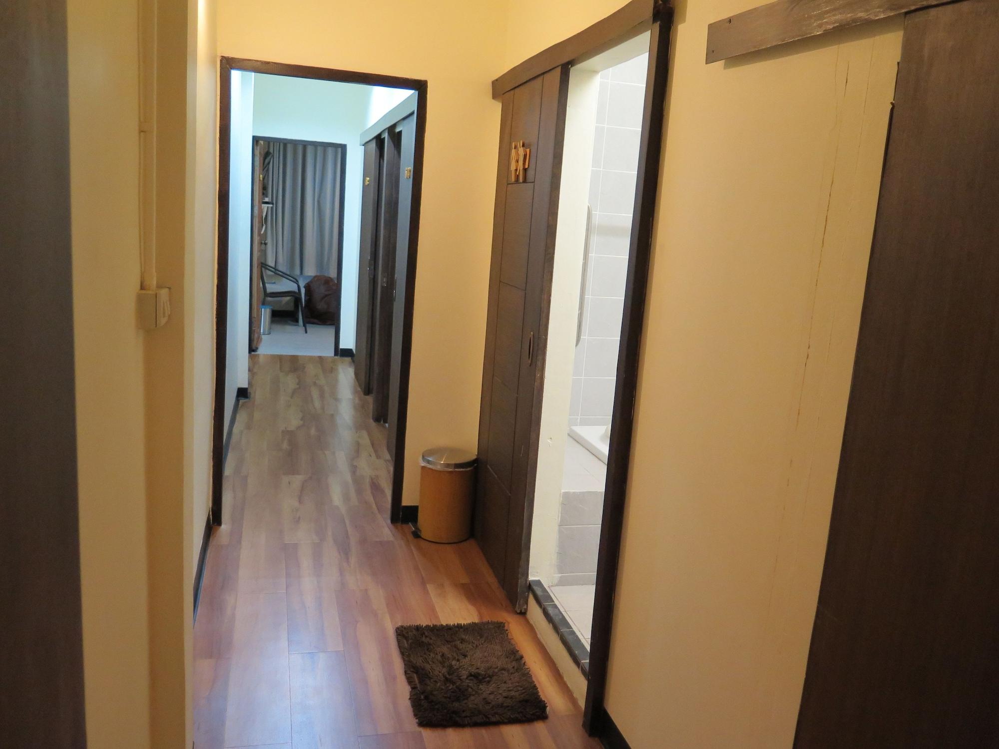 I-Sleep Silom Hostel Bangkok Exteriör bild