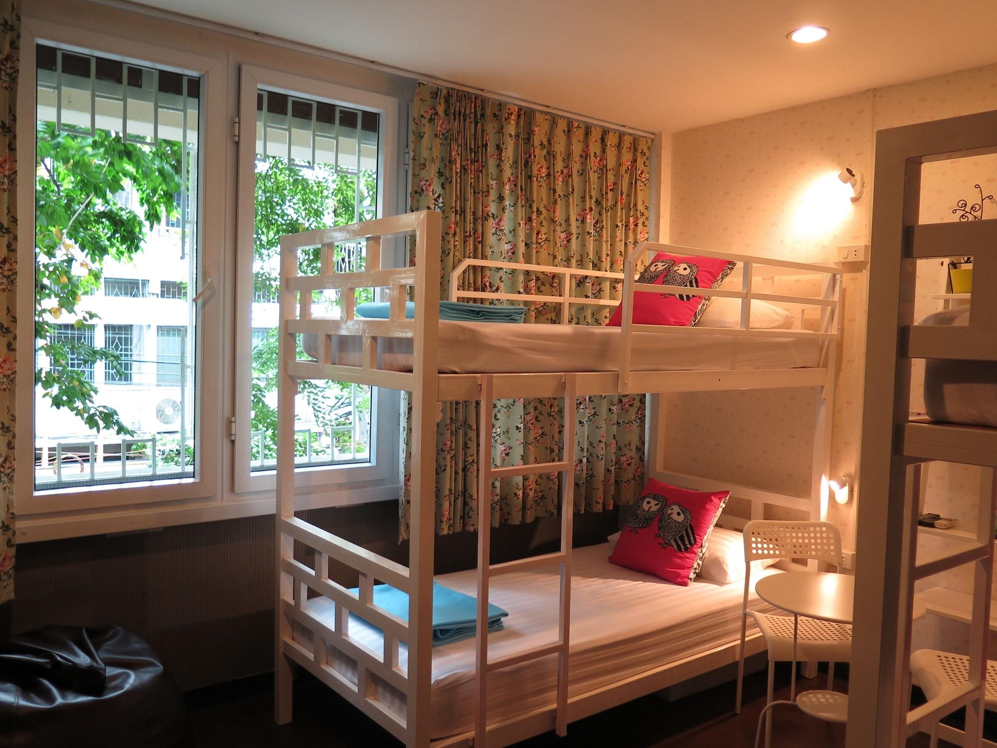 I-Sleep Silom Hostel Bangkok Exteriör bild