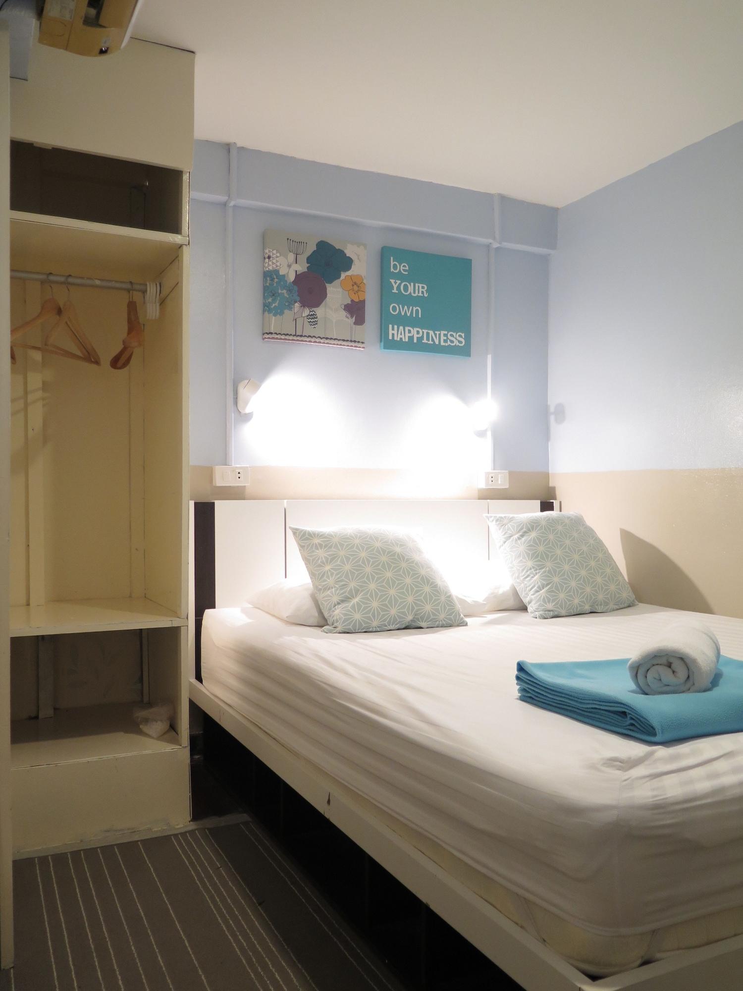 I-Sleep Silom Hostel Bangkok Exteriör bild