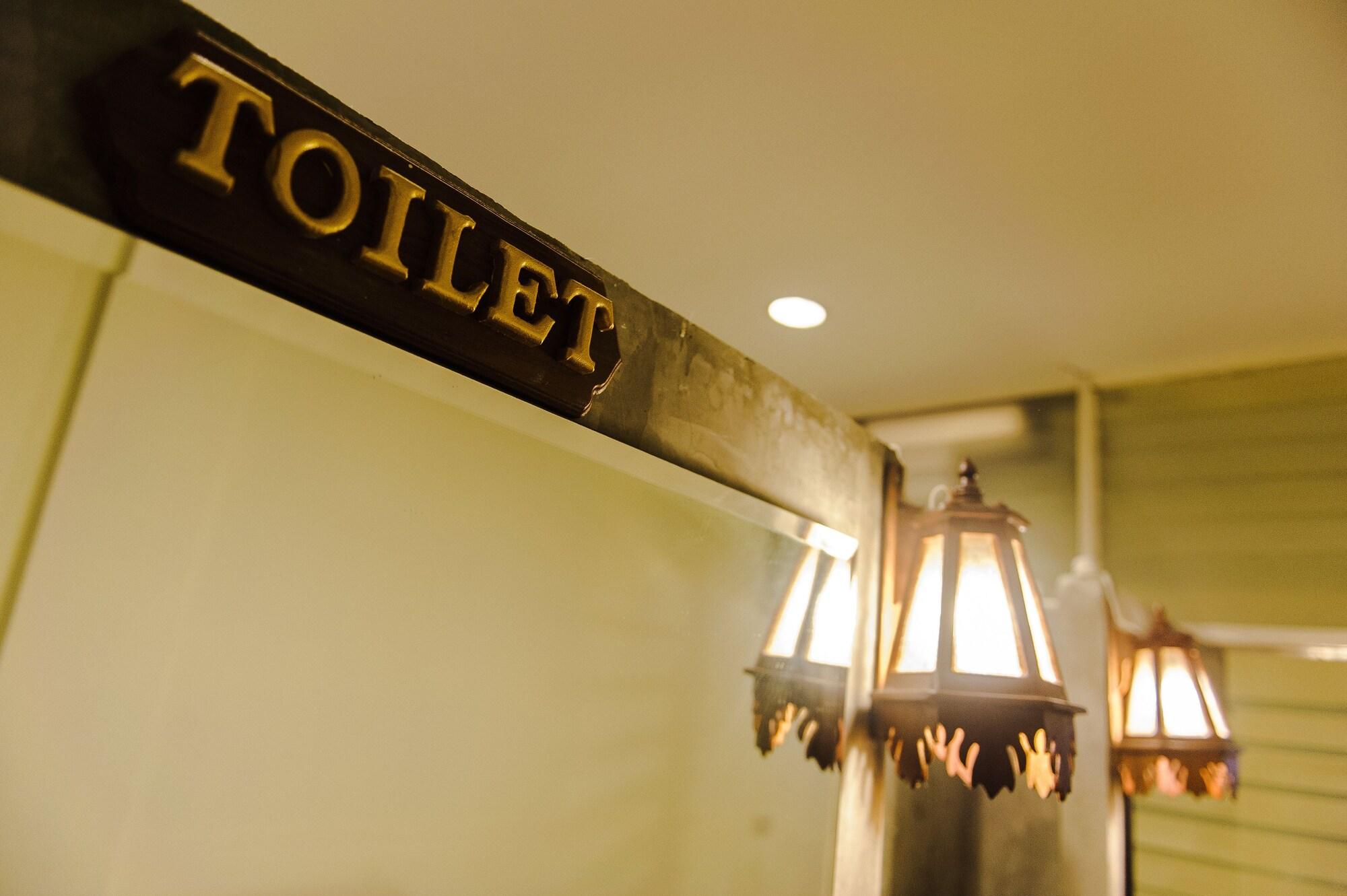 I-Sleep Silom Hostel Bangkok Exteriör bild