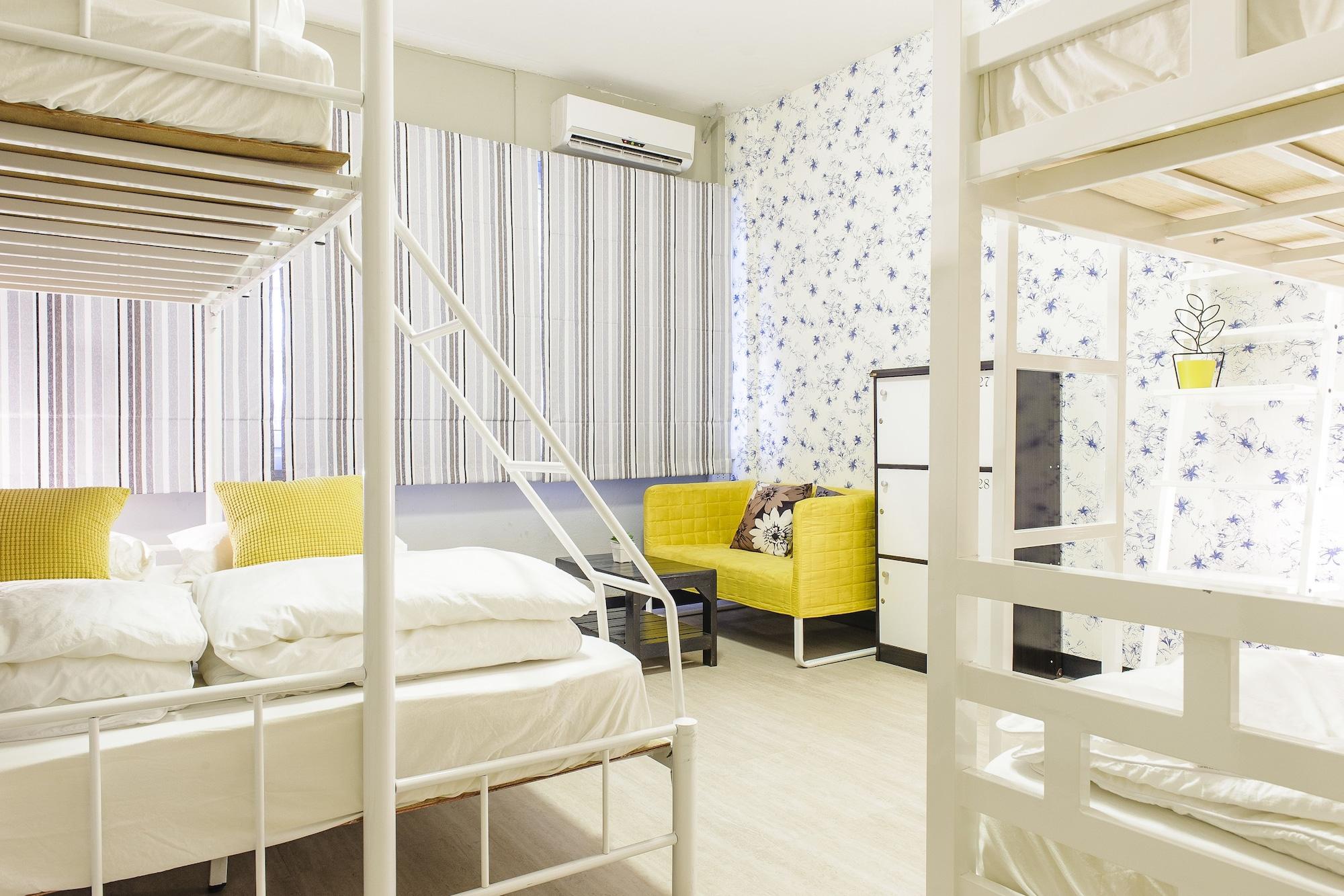 I-Sleep Silom Hostel Bangkok Exteriör bild