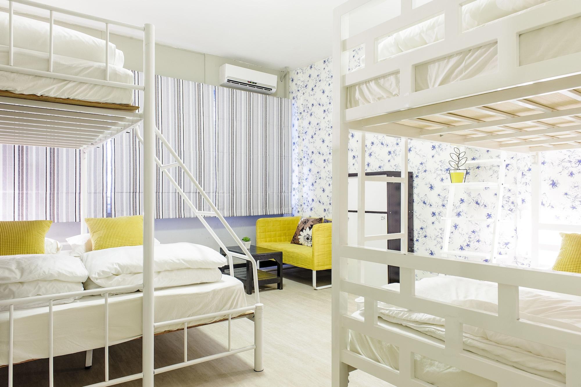 I-Sleep Silom Hostel Bangkok Exteriör bild