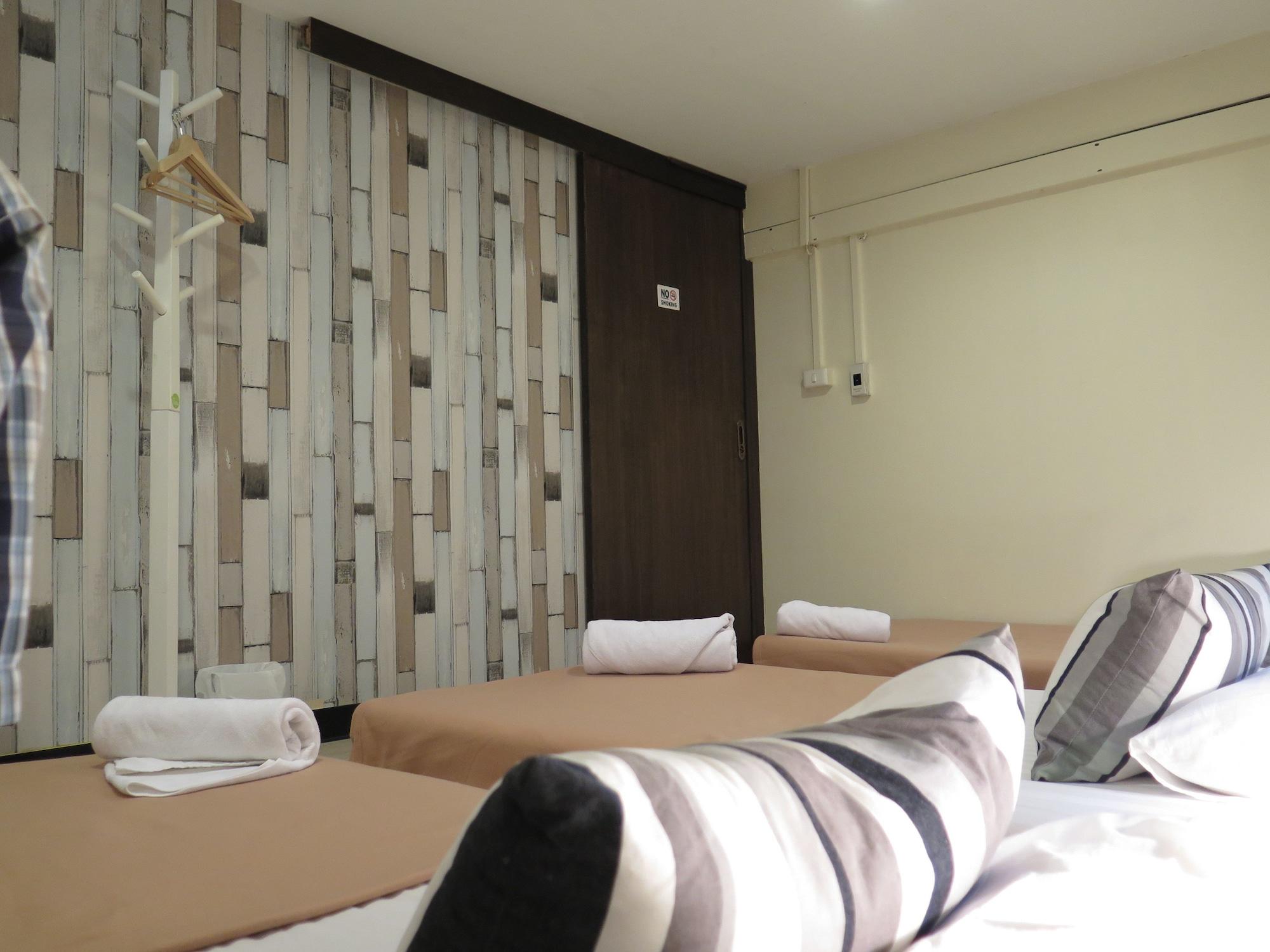 I-Sleep Silom Hostel Bangkok Exteriör bild