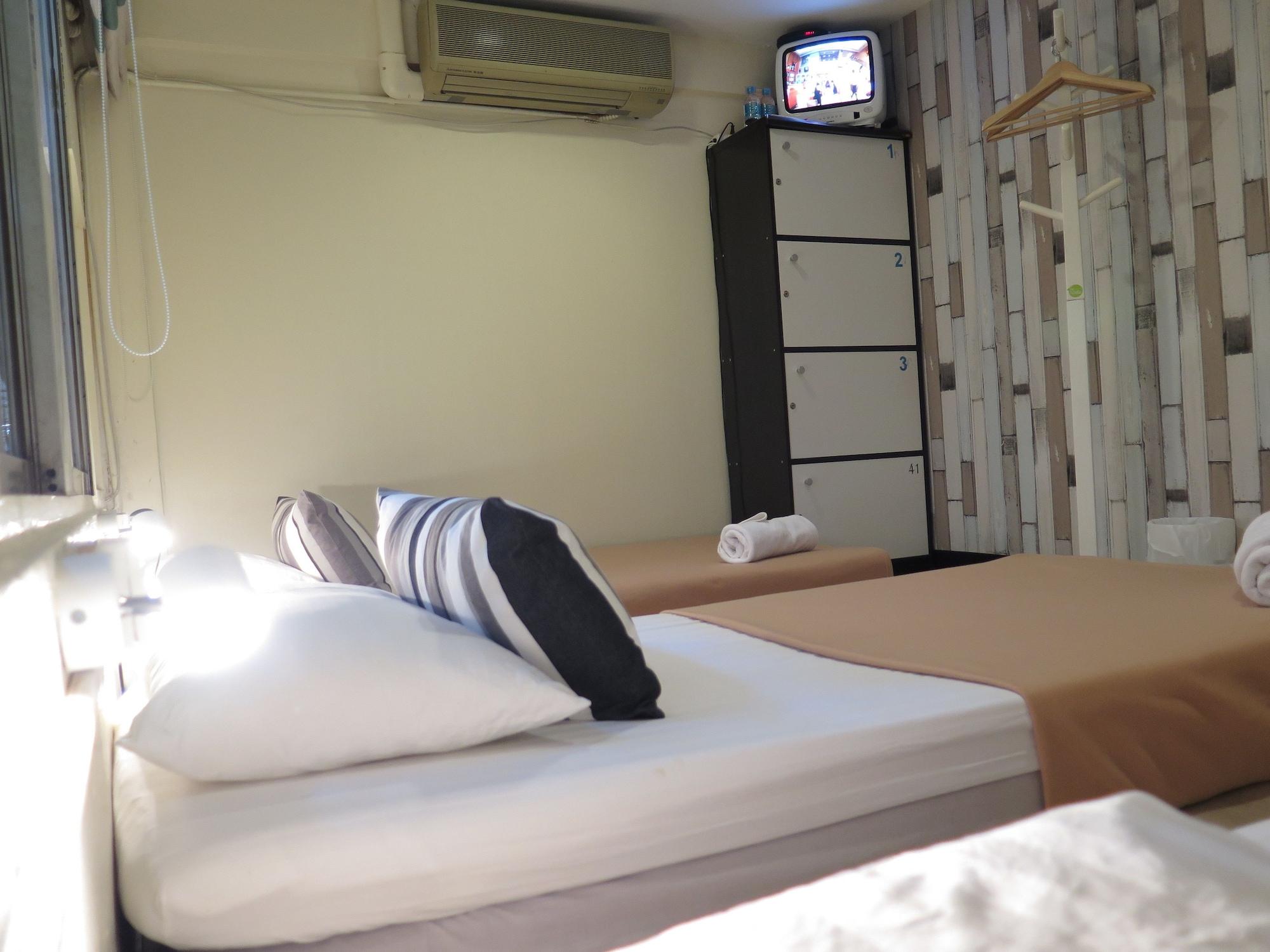 I-Sleep Silom Hostel Bangkok Exteriör bild