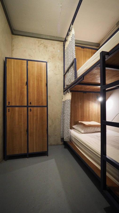 I-Sleep Silom Hostel Bangkok Exteriör bild