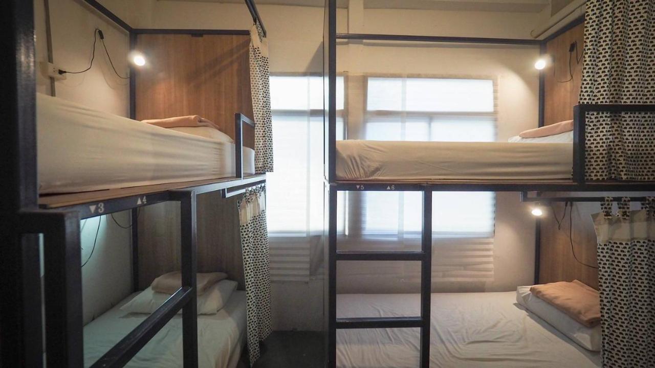 I-Sleep Silom Hostel Bangkok Exteriör bild